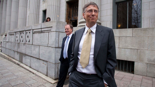 Bill Gates Leaves Court Utah 2011.jpg